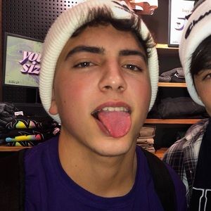 Meet your Posher, Malik